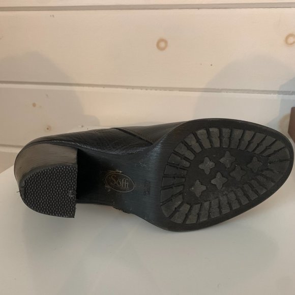 Sofft Zip-Up Ankle Boots - Picture 2 of 5